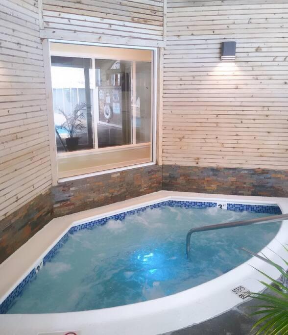 Cozy French Style Villa- 3 Bed-Casino-Pools-Jacuzzi Norwich Exteriér fotografie